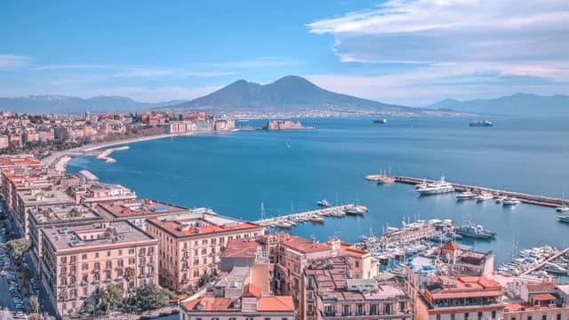 Private tour Pompeii, Herculaneum & Vesuvius from Naples Port